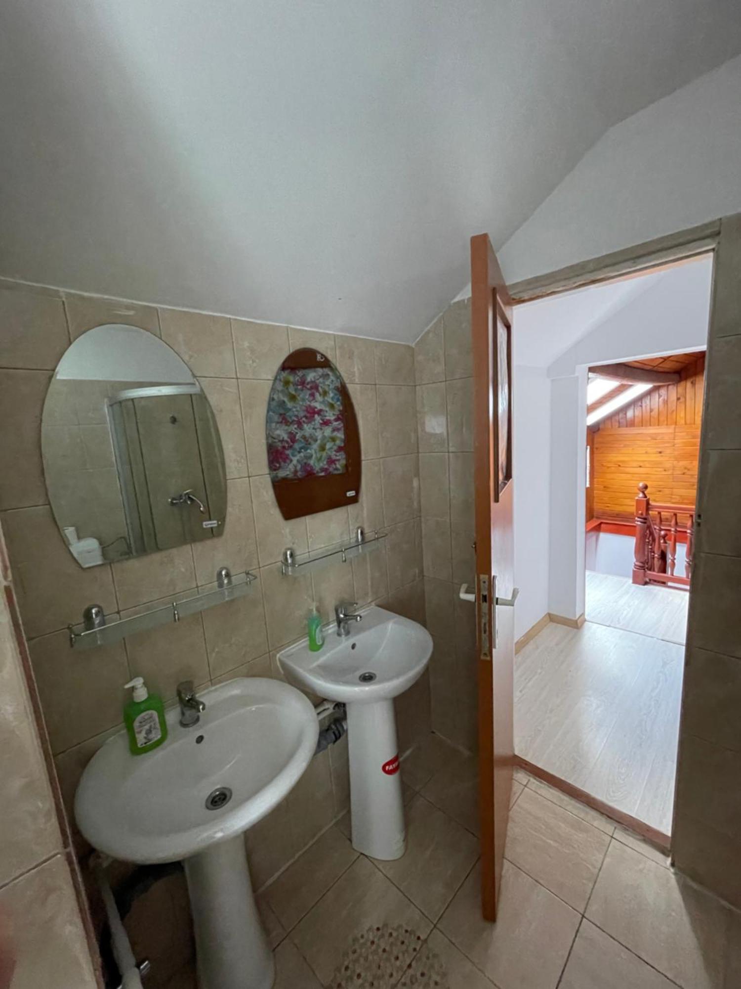 Hotel Constantinescu A. Buşteni Esterno foto